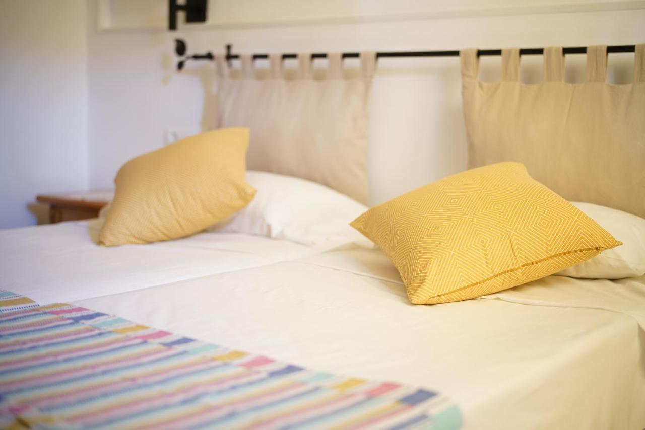 Hostal Yebisah Santa Eularia des Riu Eksteriør billede