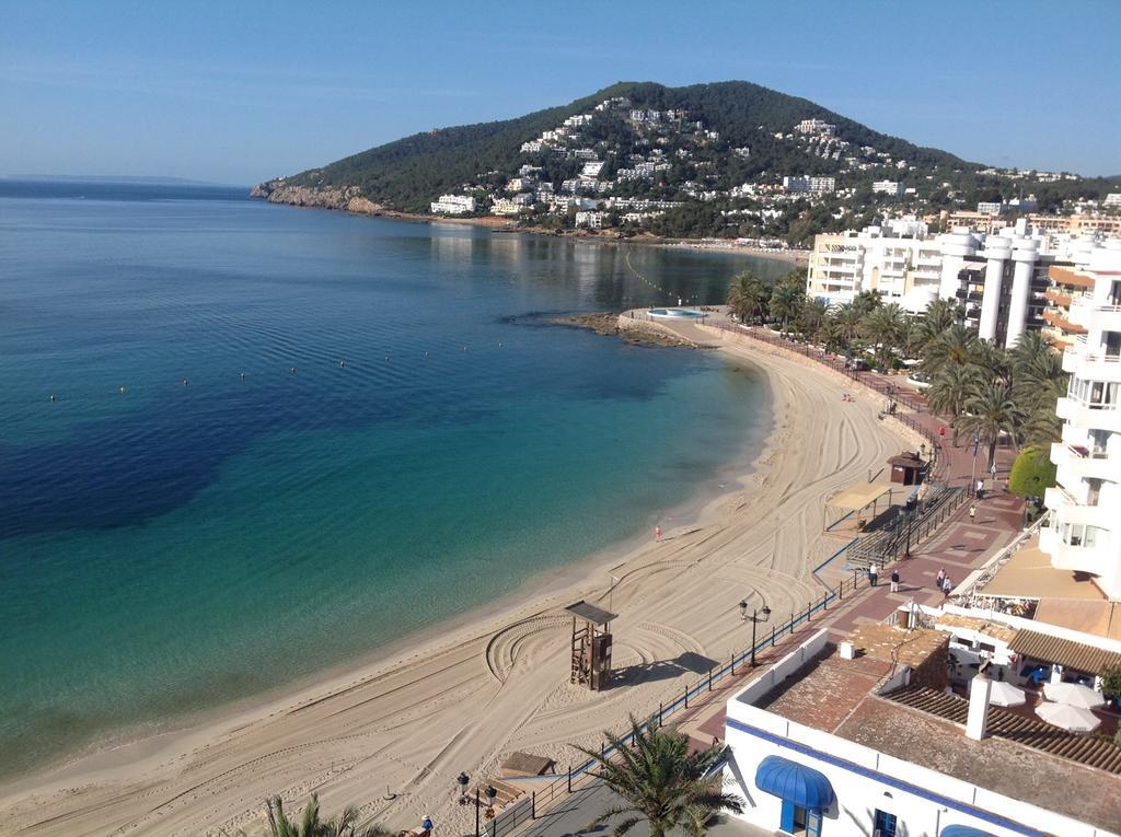 Hostal Yebisah Santa Eularia des Riu Eksteriør billede
