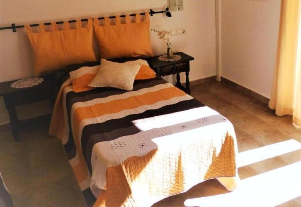 Hostal Yebisah Santa Eularia des Riu Eksteriør billede