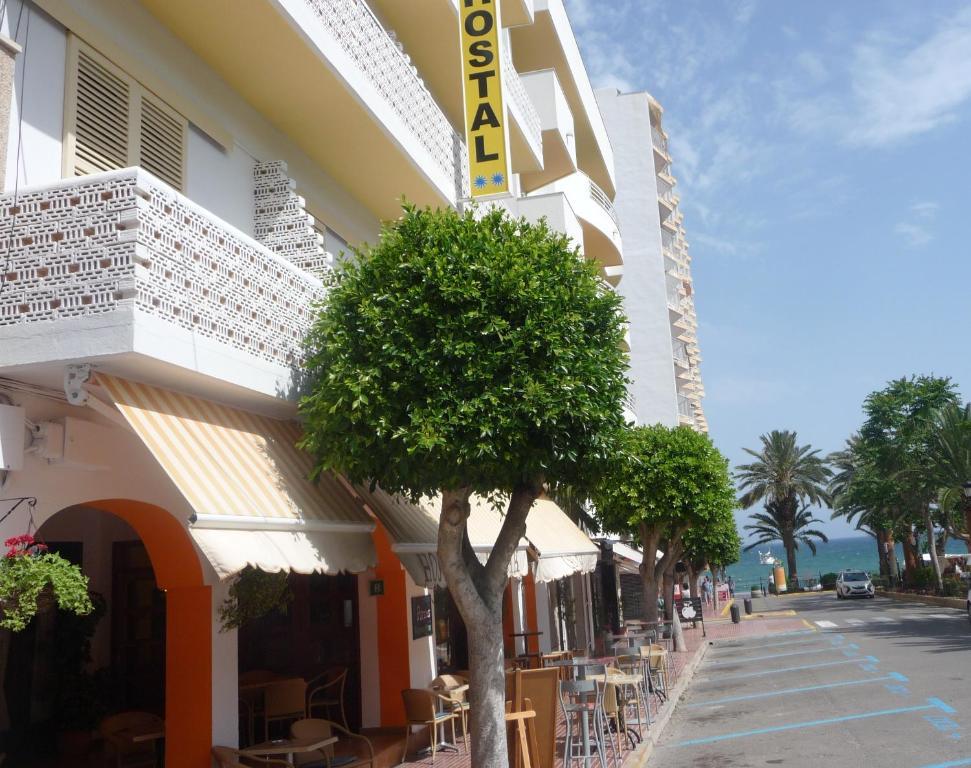 Hostal Yebisah Santa Eularia des Riu Eksteriør billede