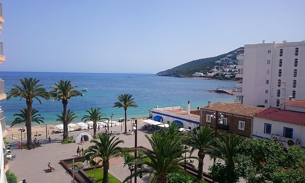 Hostal Yebisah Santa Eularia des Riu Eksteriør billede